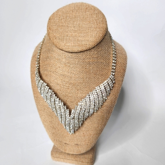 Women's Rhinestone Statement Necklace Silvertoned Bridal - Picture 5 of 5